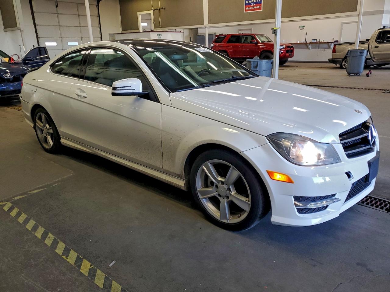 2014 MERCEDES-BENZ C 250 photo 4