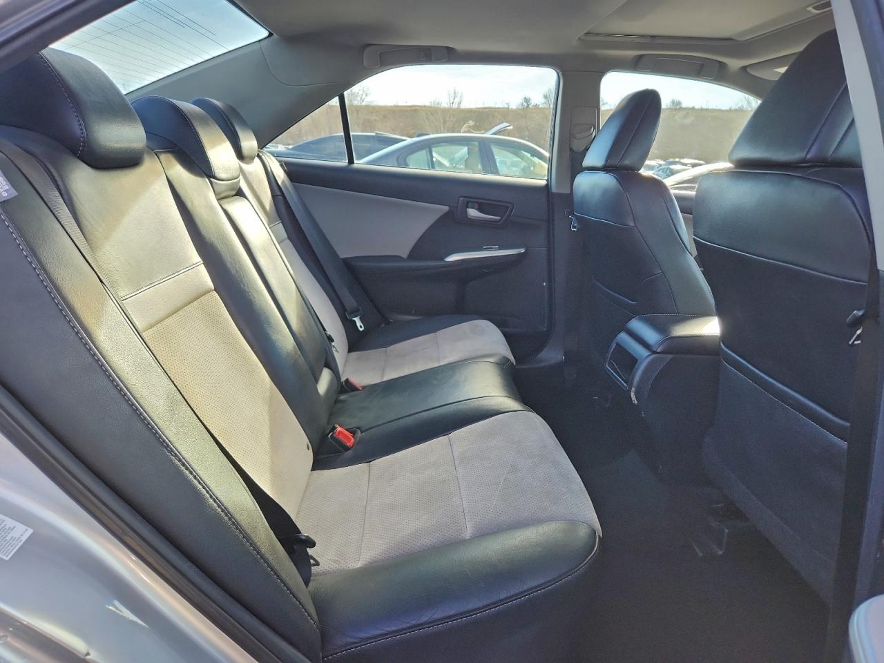 2012 TOYOTA CAMRY SE photo 10