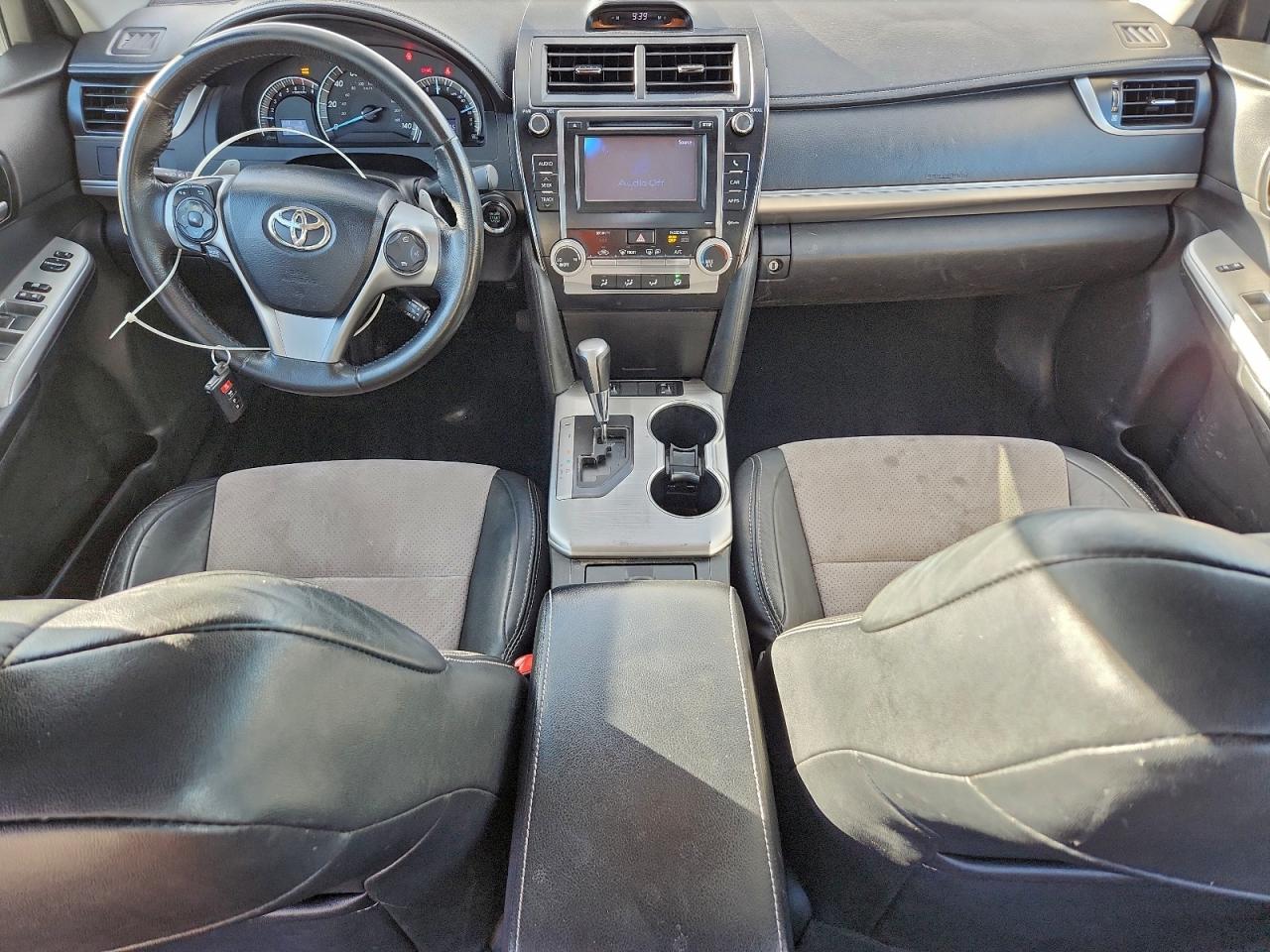 2012 TOYOTA CAMRY SE photo 8