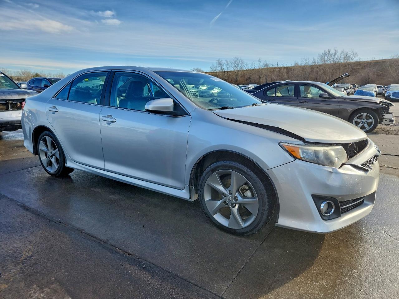 2012 TOYOTA CAMRY SE photo 4