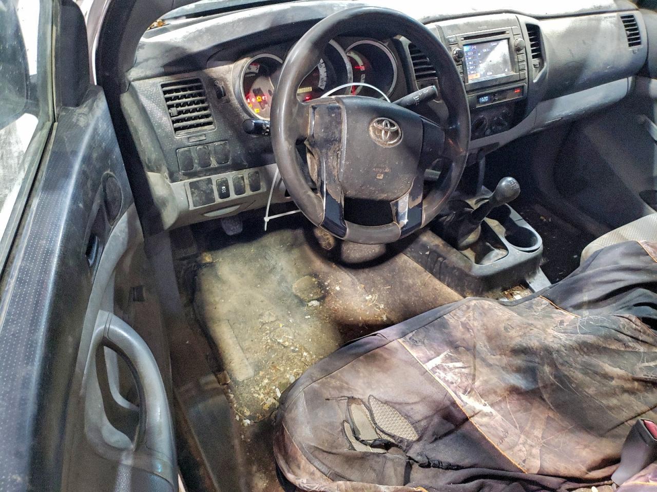 2013 TOYOTA TACOMA photo 8