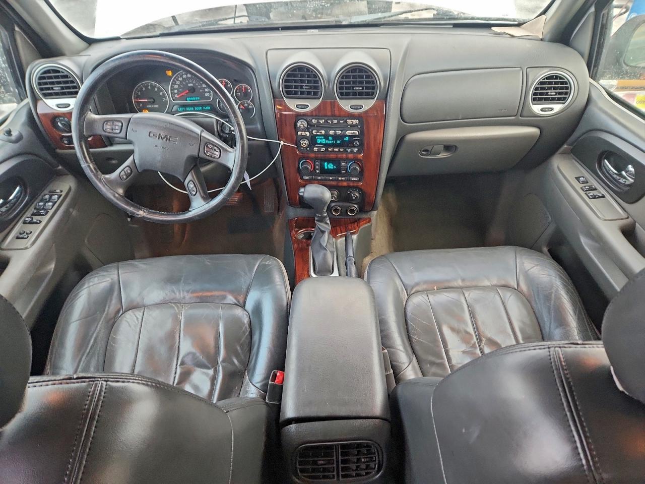 2002 GMC ENVOY photo 8