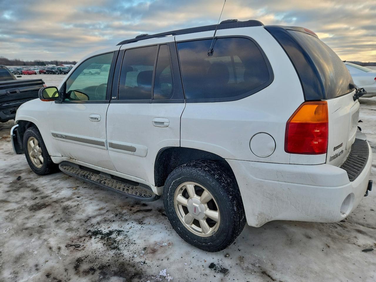 2002 GMC ENVOY photo 2