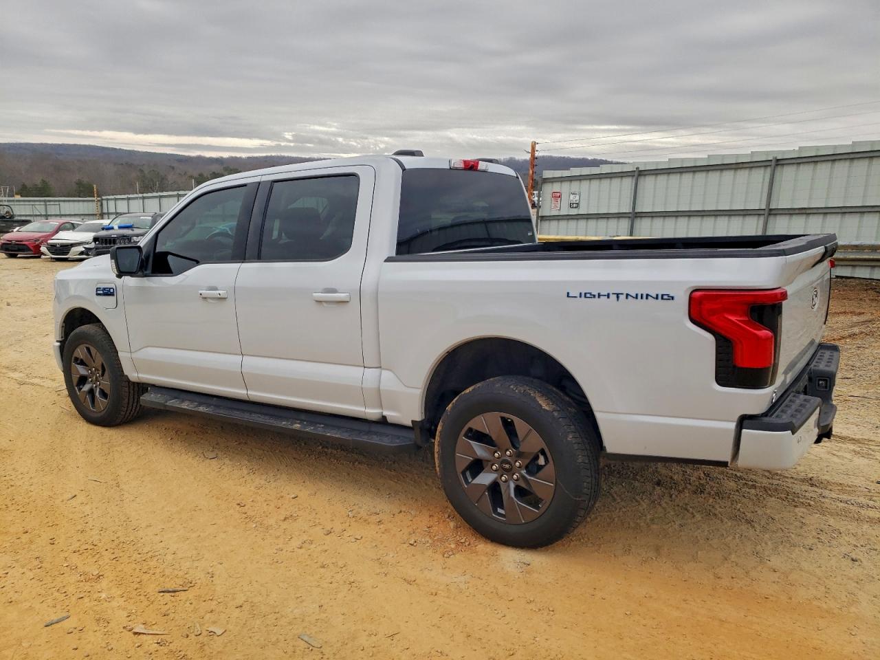 2025 FORD F150 LIGHTNING XLT photo 4