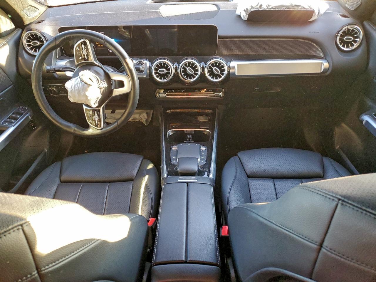 2021 MERCEDES-BENZ GLB 250 photo 8