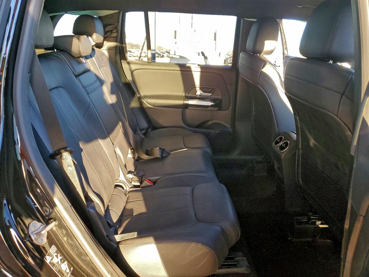 2021 MERCEDES-BENZ GLB 250 photo 11