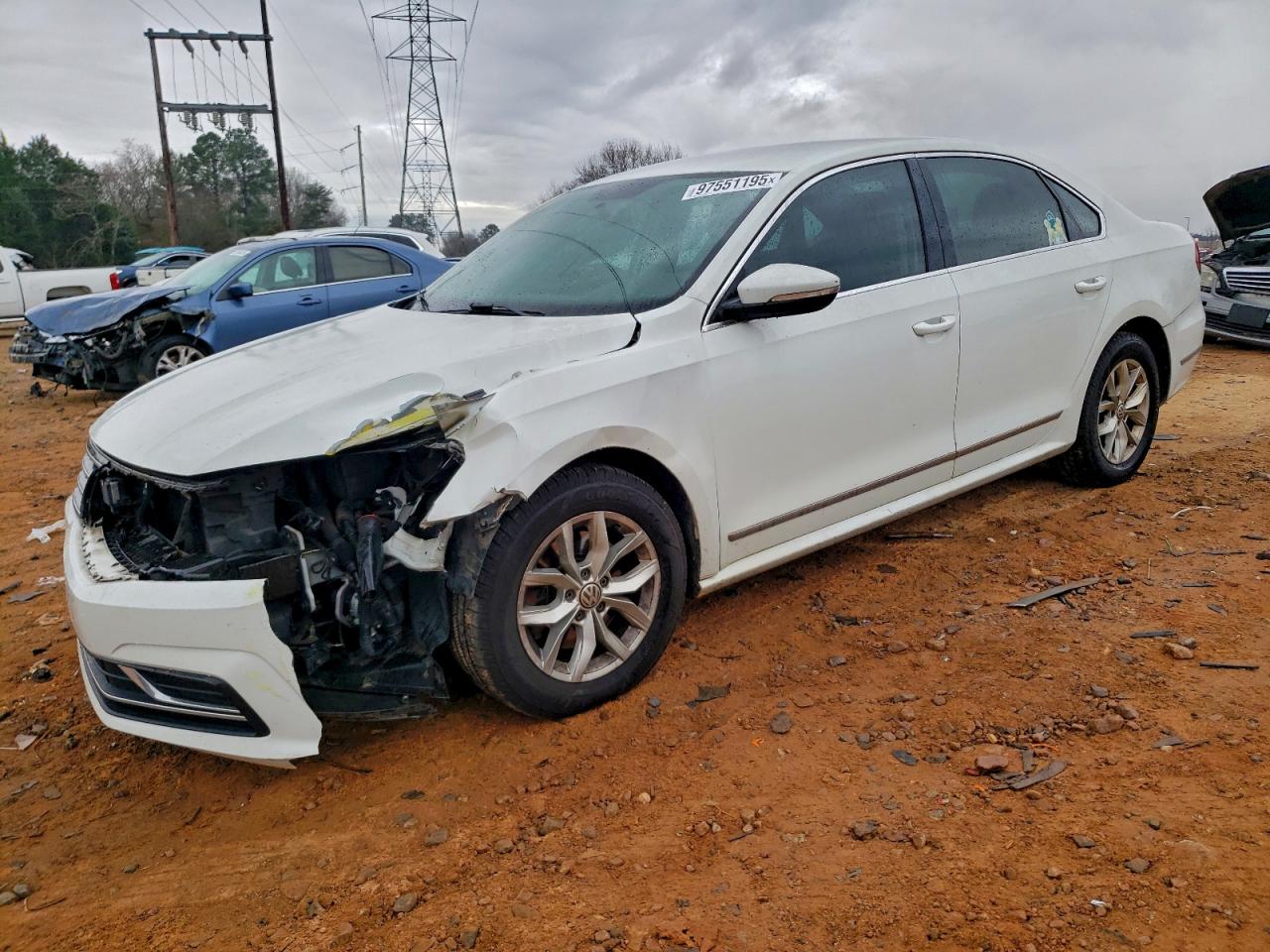 2017 VOLKSWAGEN PASSAT