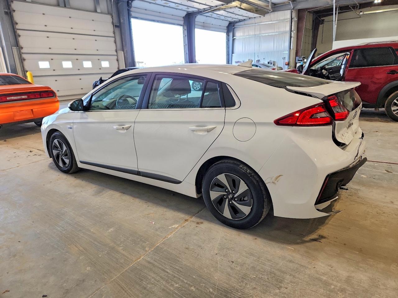 2018 HYUNDAI IONIQ SEL photo 2