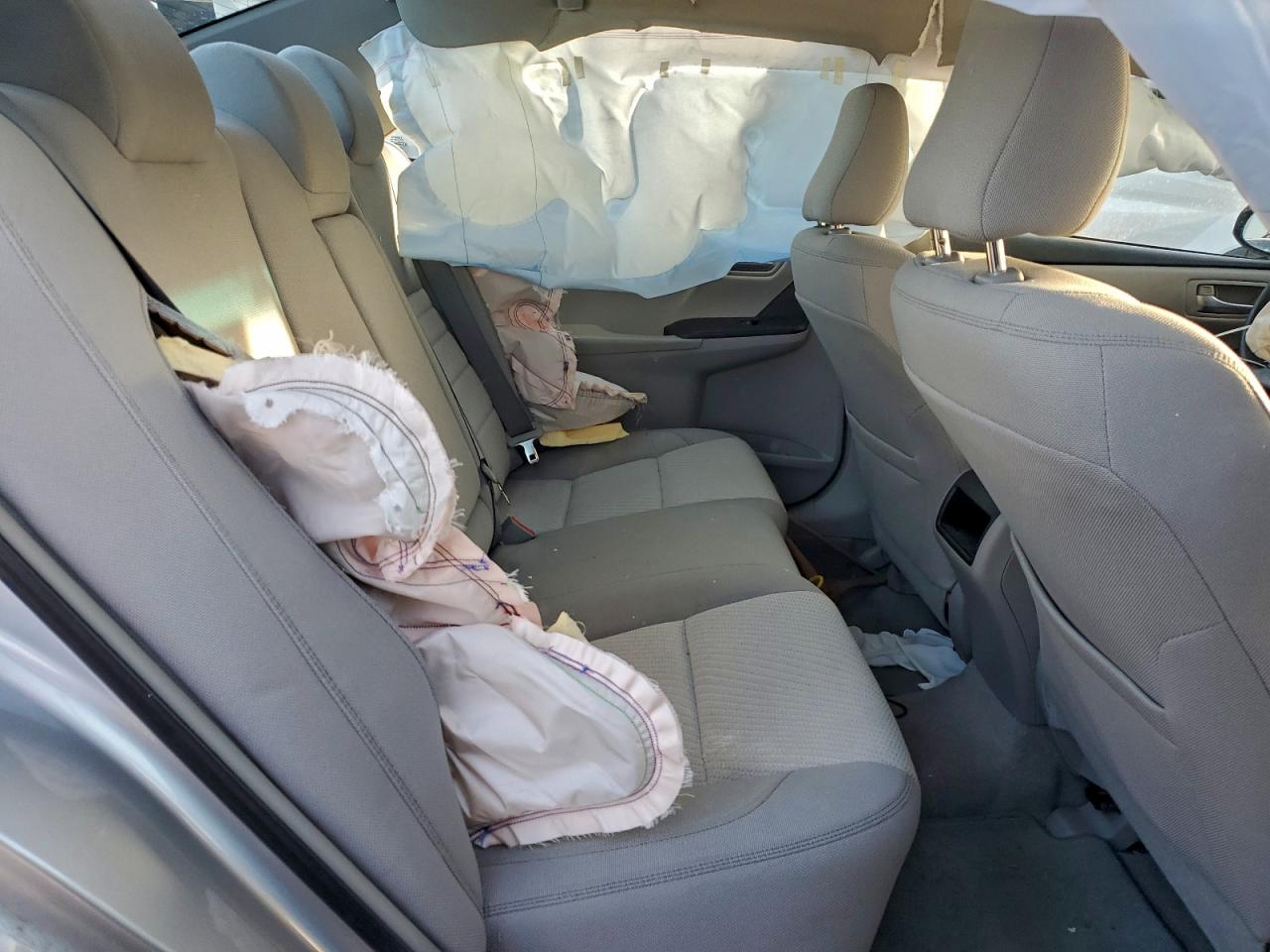 2015 TOYOTA CAMRY LE photo 10