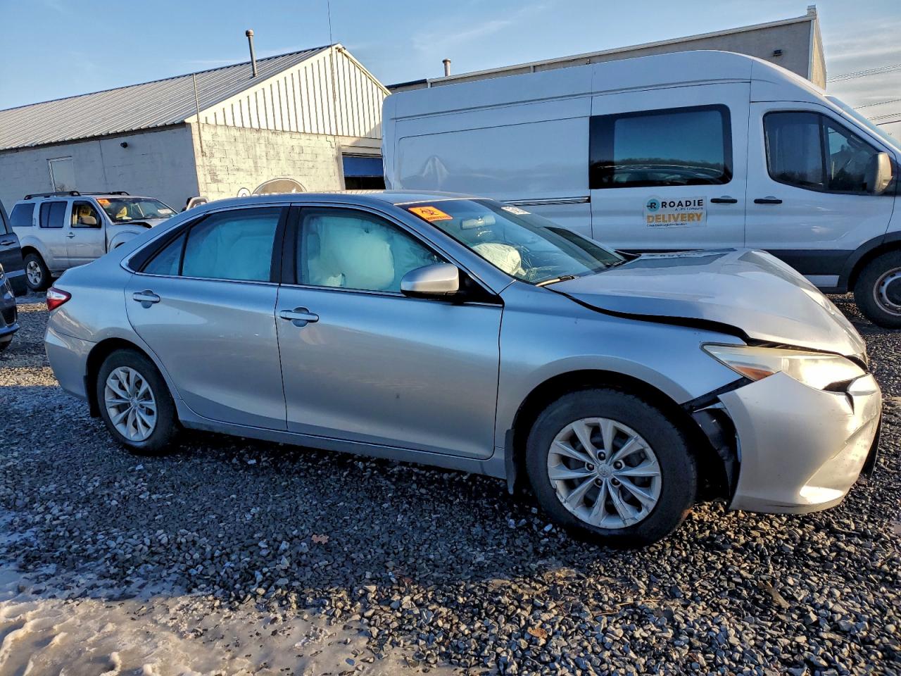 2015 TOYOTA CAMRY LE photo 4