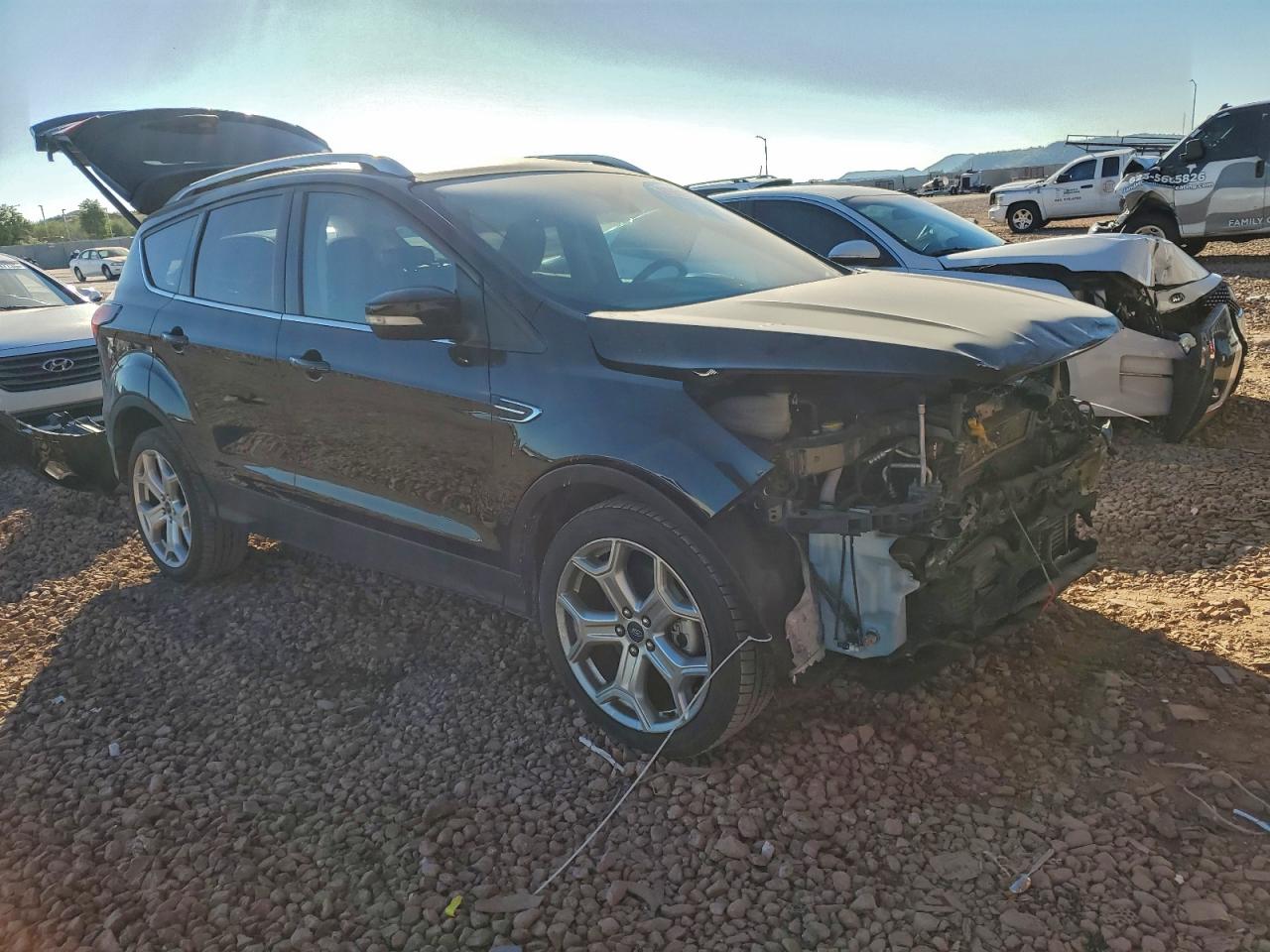 2019 FORD ESCAPE TITANIUM photo 4