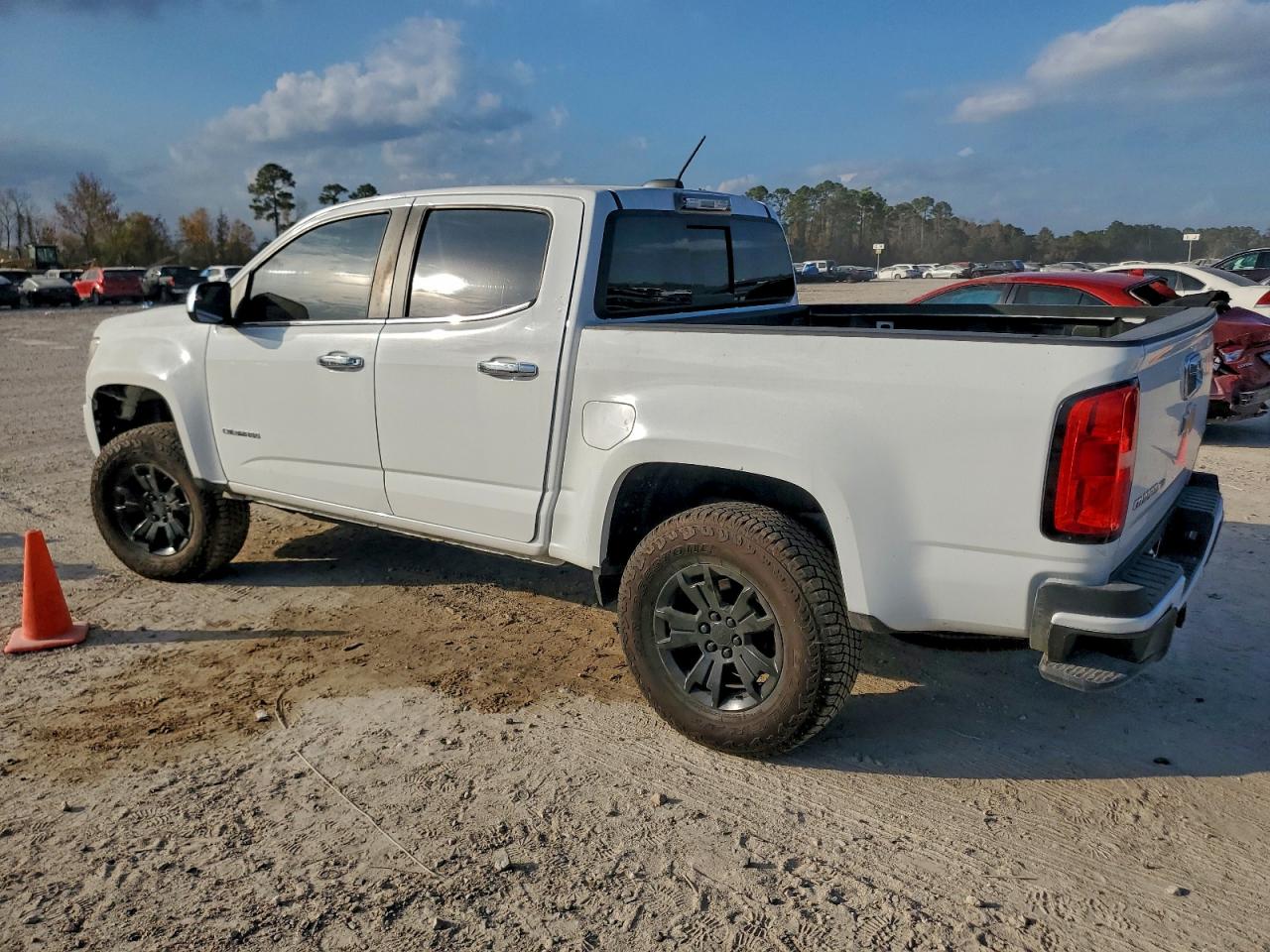 2020 CHEVROLET COLORADO LT photo 2