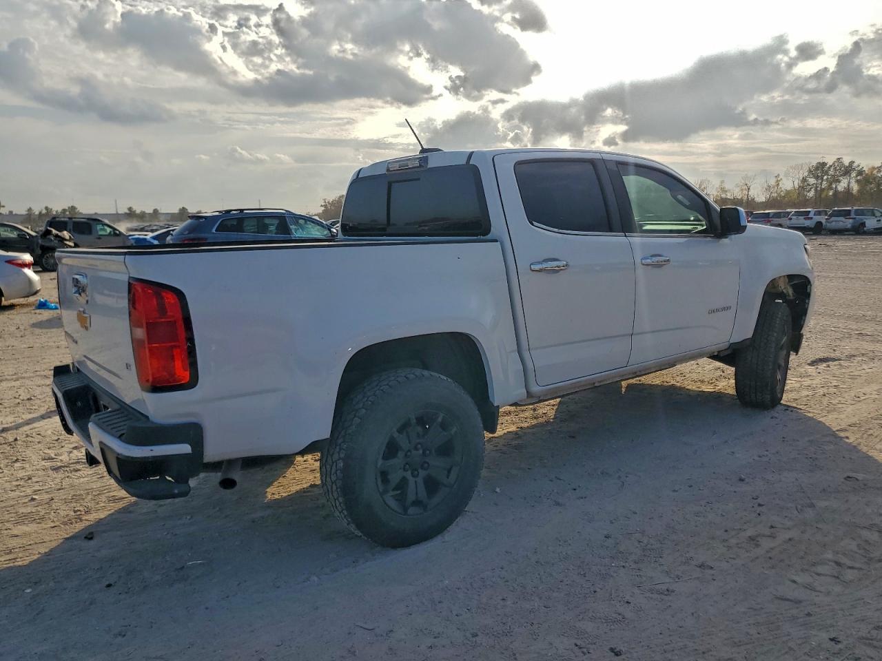 2020 CHEVROLET COLORADO LT photo 3