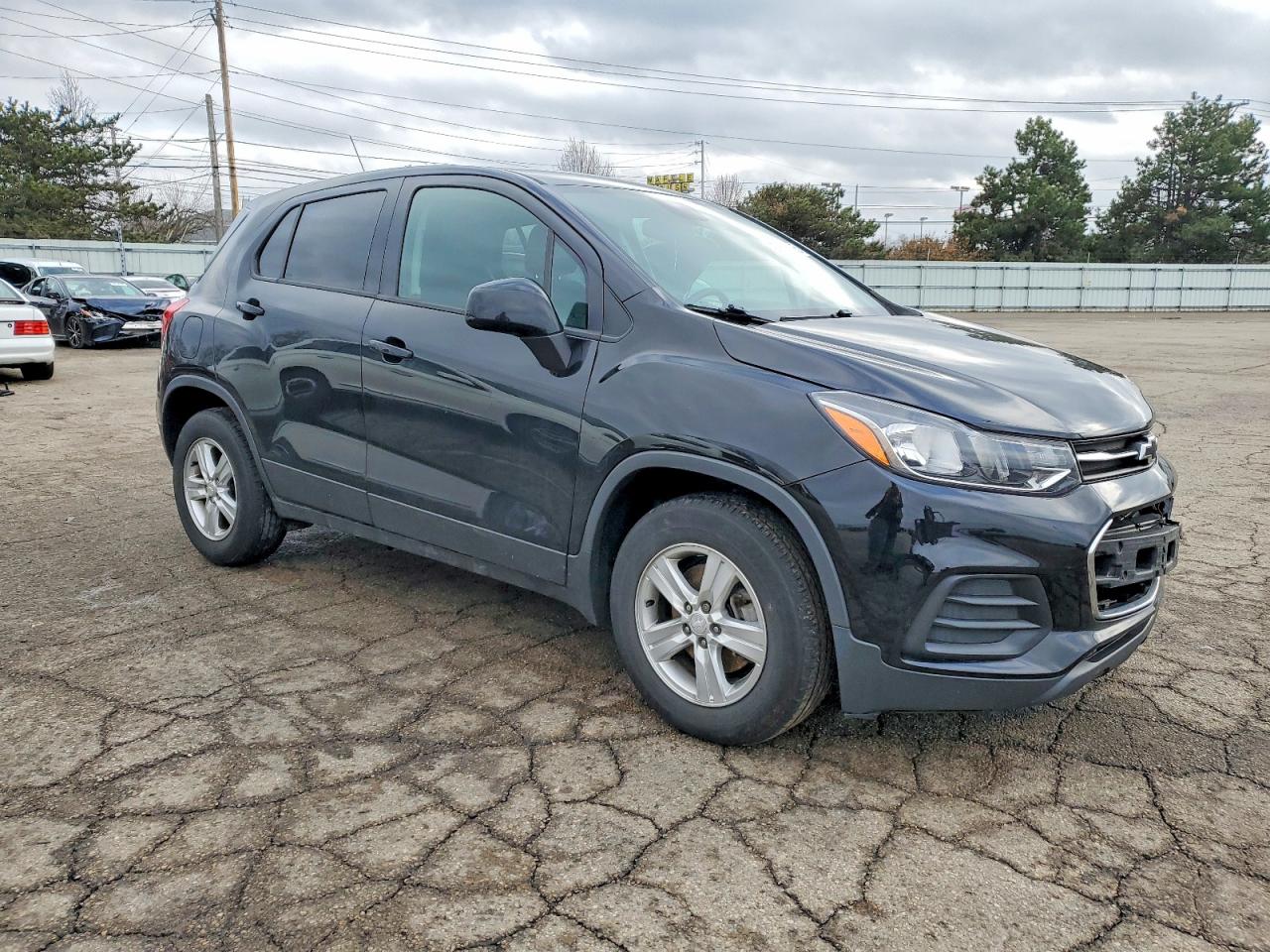 2019 CHEVROLET TRAX LS photo 4