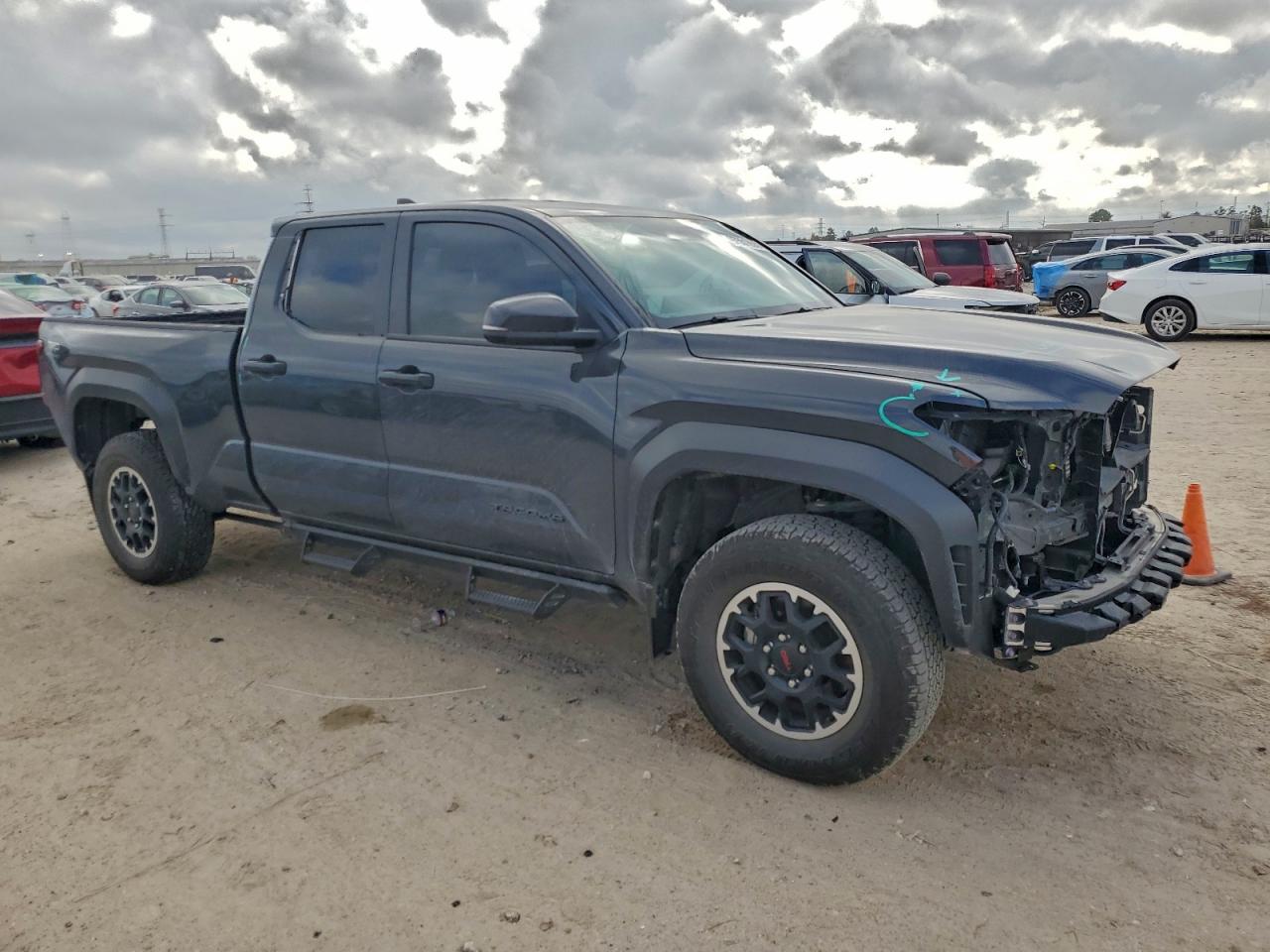 2024 TOYOTA TACOMA DOUBLE CAB photo 4