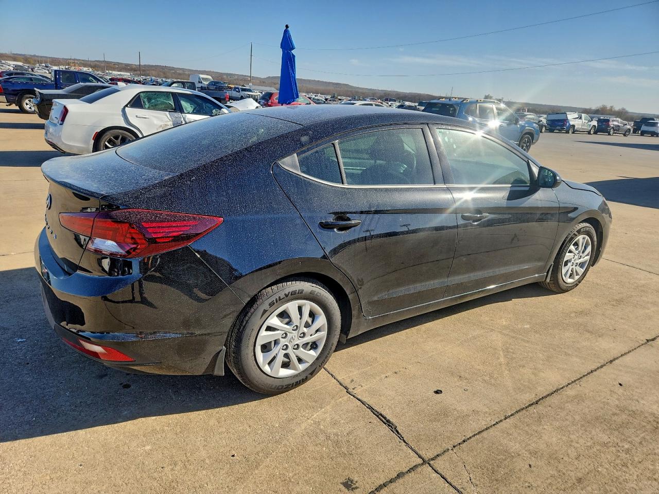 2019 HYUNDAI ELANTRA SE photo 3