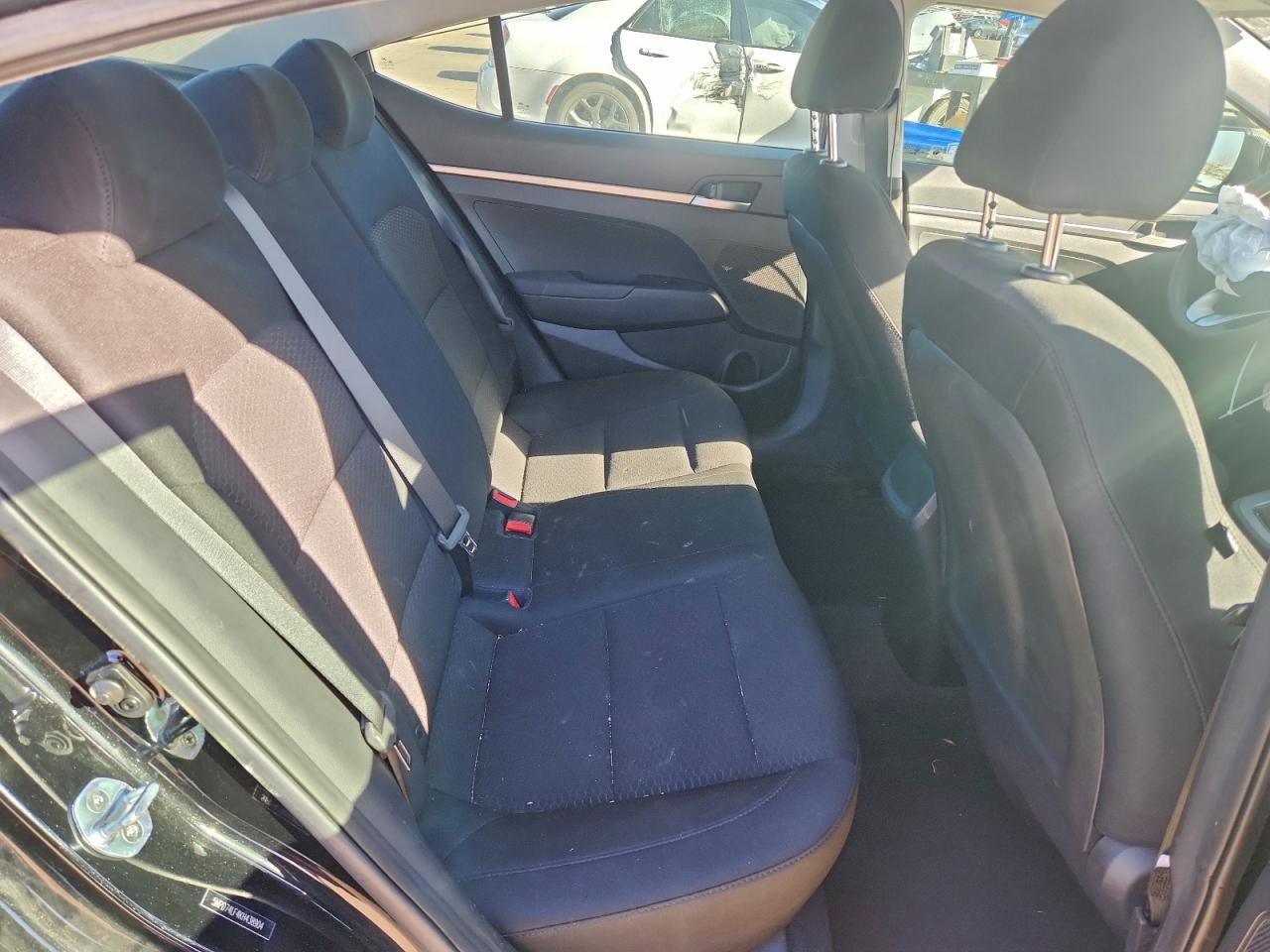 2019 HYUNDAI ELANTRA SE photo 10