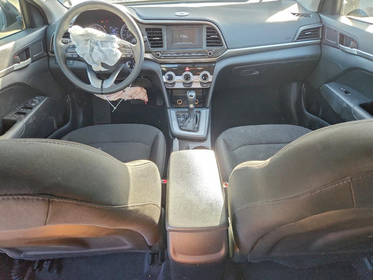 2019 HYUNDAI ELANTRA SE photo 8
