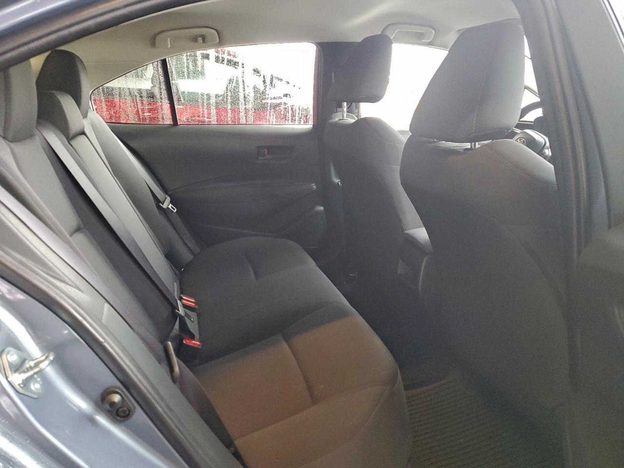 2022 TOYOTA COROLLA LE photo 10