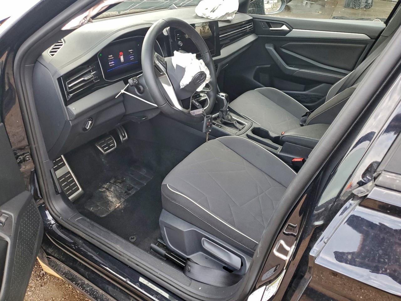 2025 VOLKSWAGEN JETTA SPORT photo 7