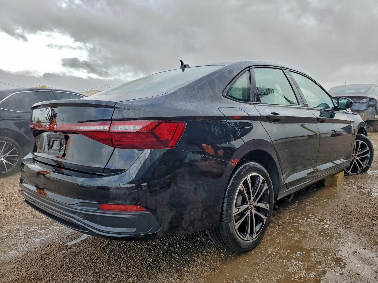 2025 VOLKSWAGEN JETTA SPORT photo 3