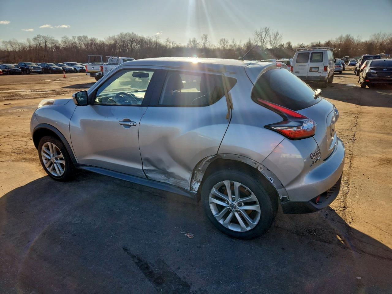 2015 NISSAN JUKE photo 2