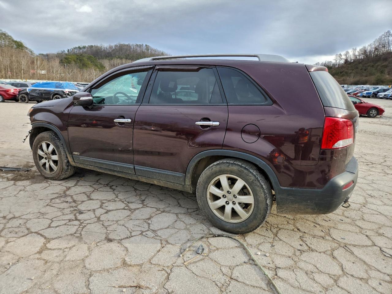 2012 KIA SORENTO BASE photo 2
