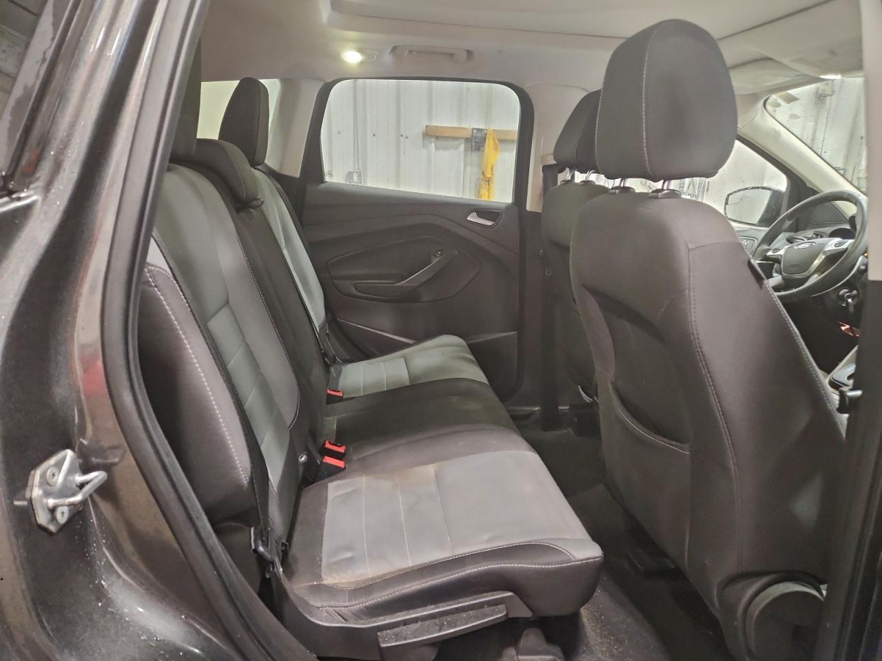 2016 FORD ESCAPE SE photo 11