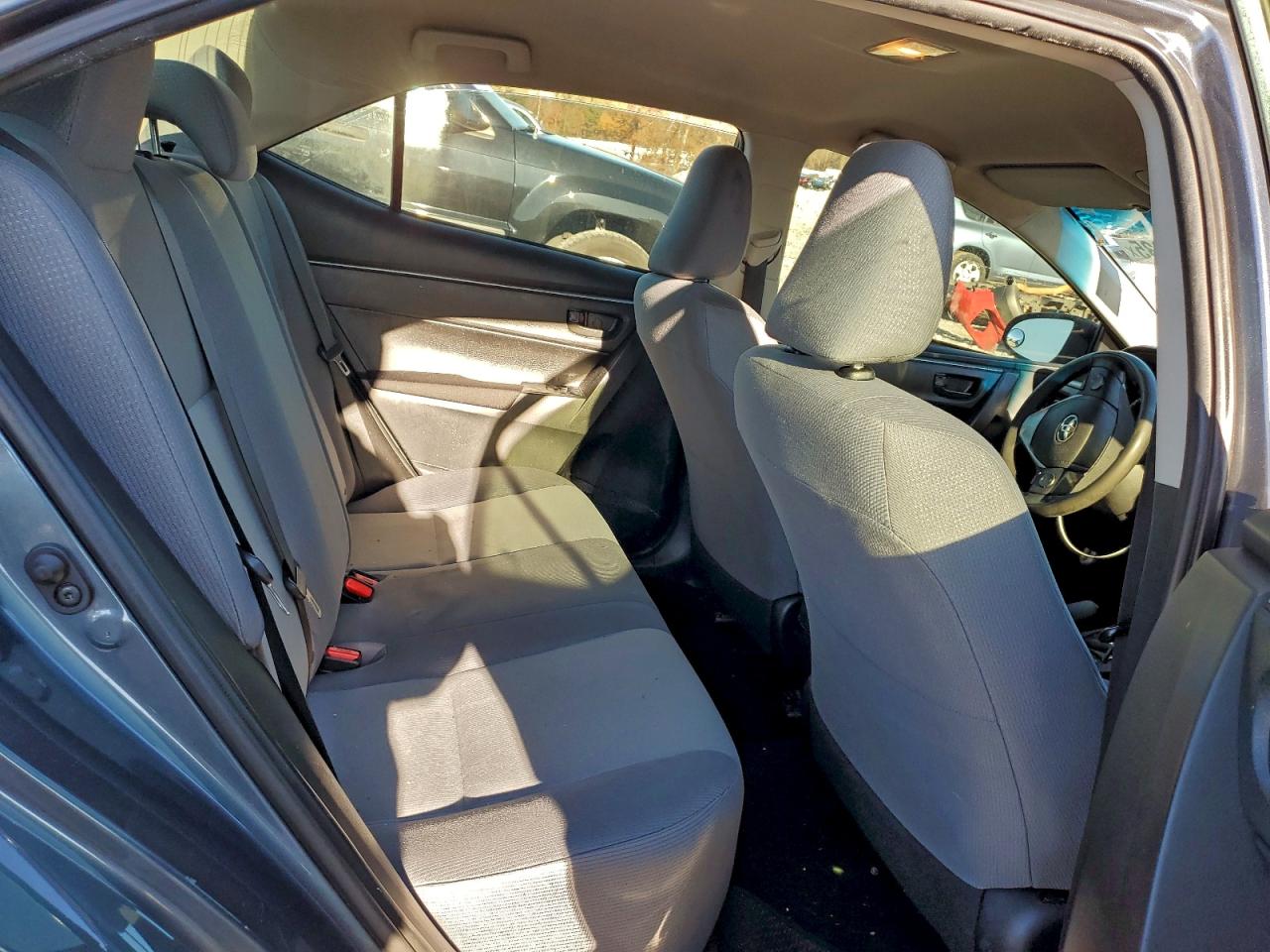 2015 TOYOTA COROLLA L photo 10
