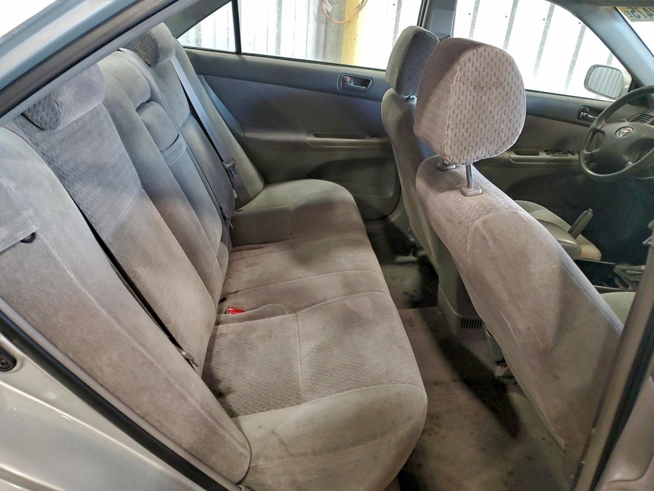 2002 TOYOTA CAMRY LE photo 10