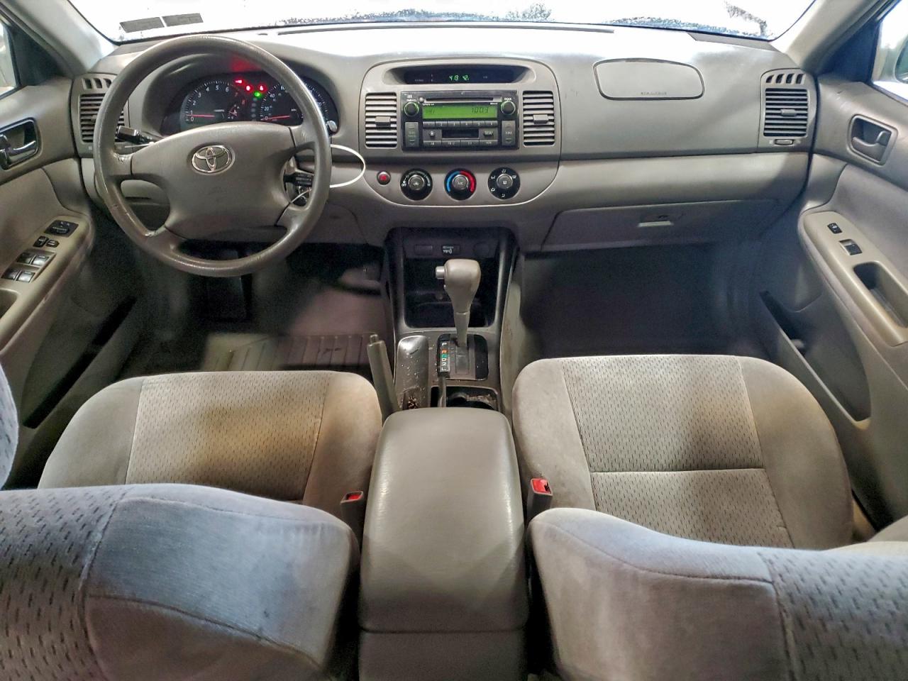 2002 TOYOTA CAMRY LE photo 8