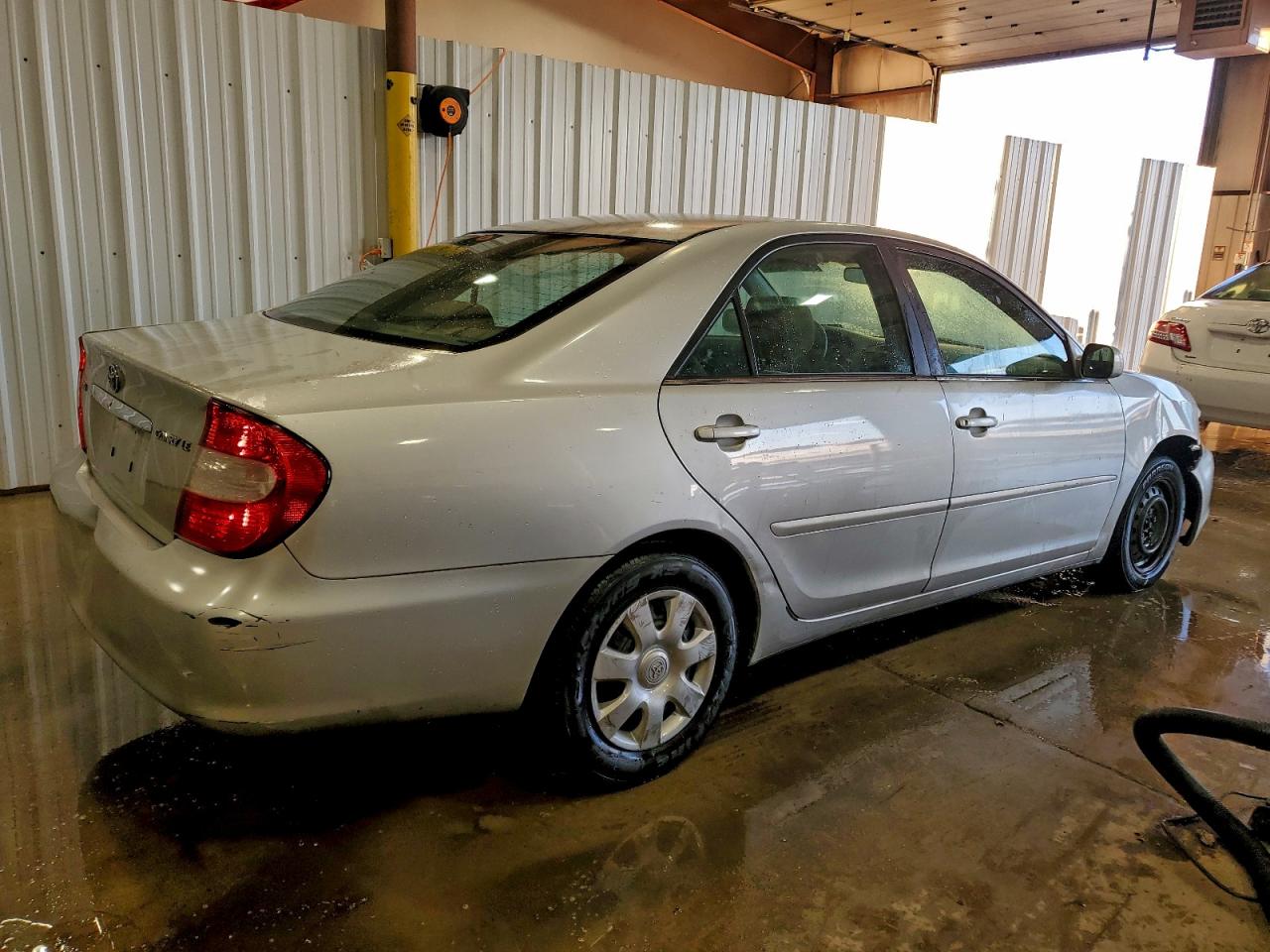 2002 TOYOTA CAMRY LE photo 3