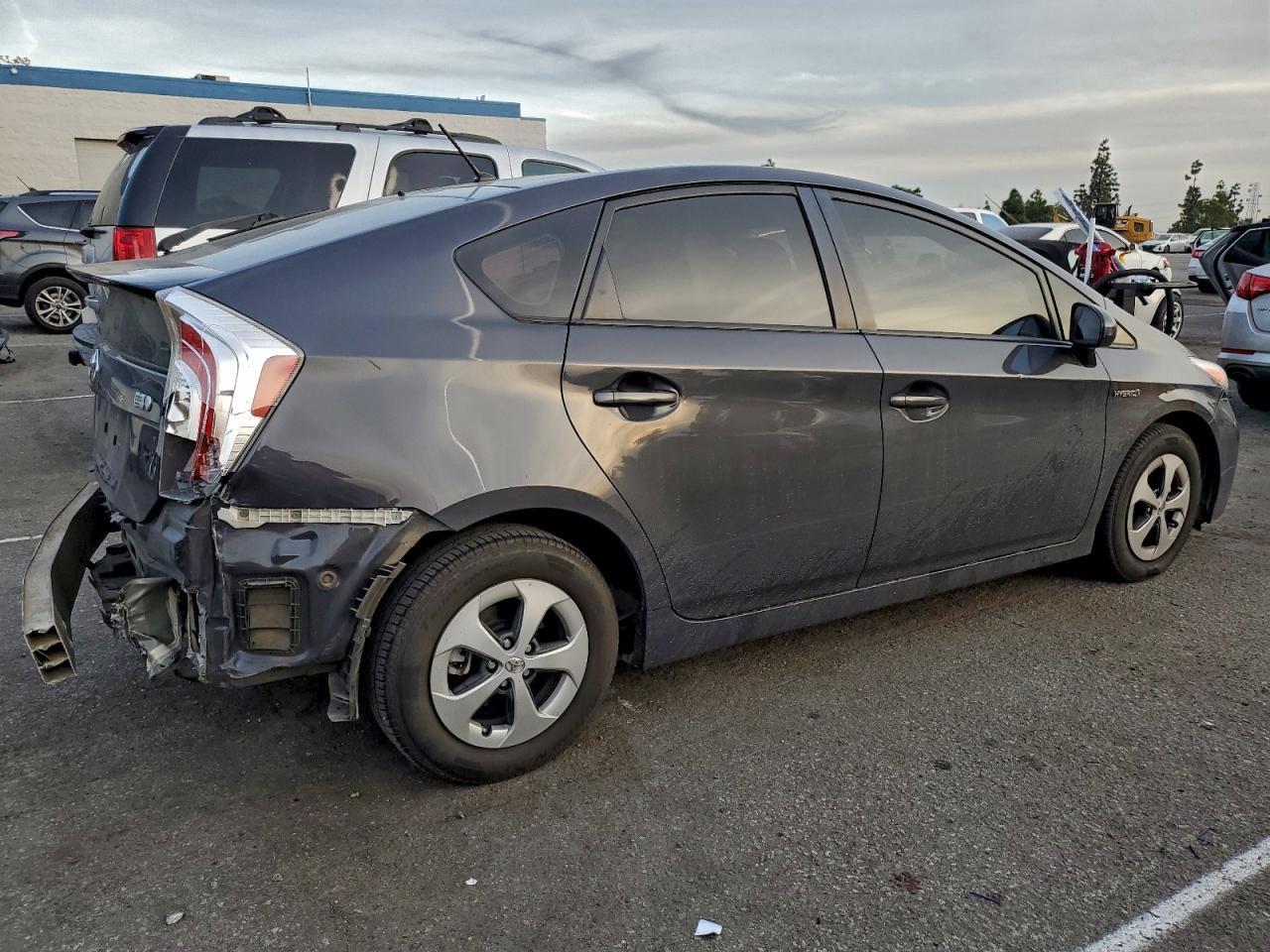 2015 TOYOTA PRIUS photo 3