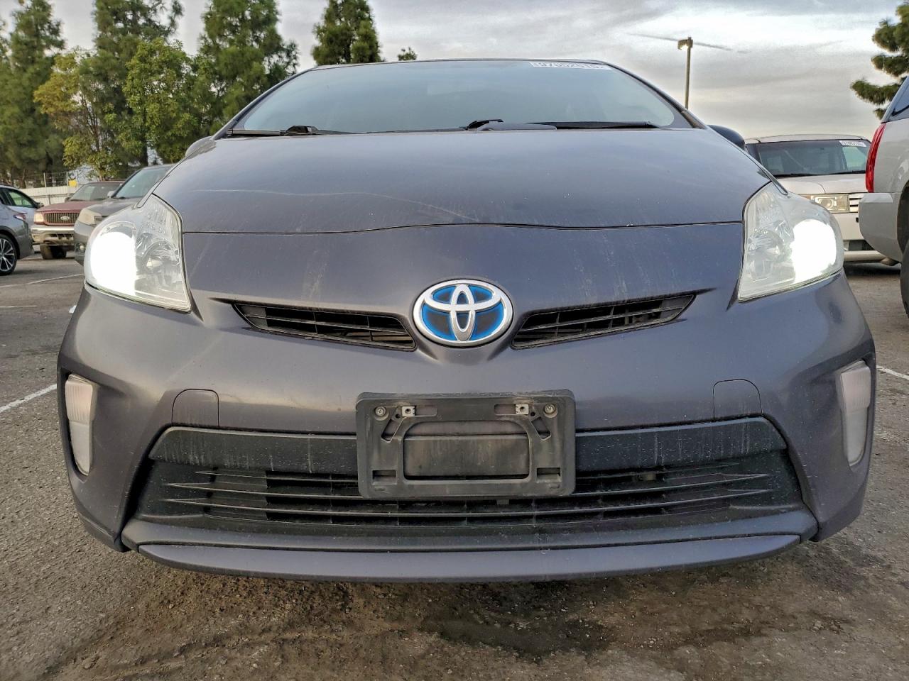 2015 TOYOTA PRIUS photo 5