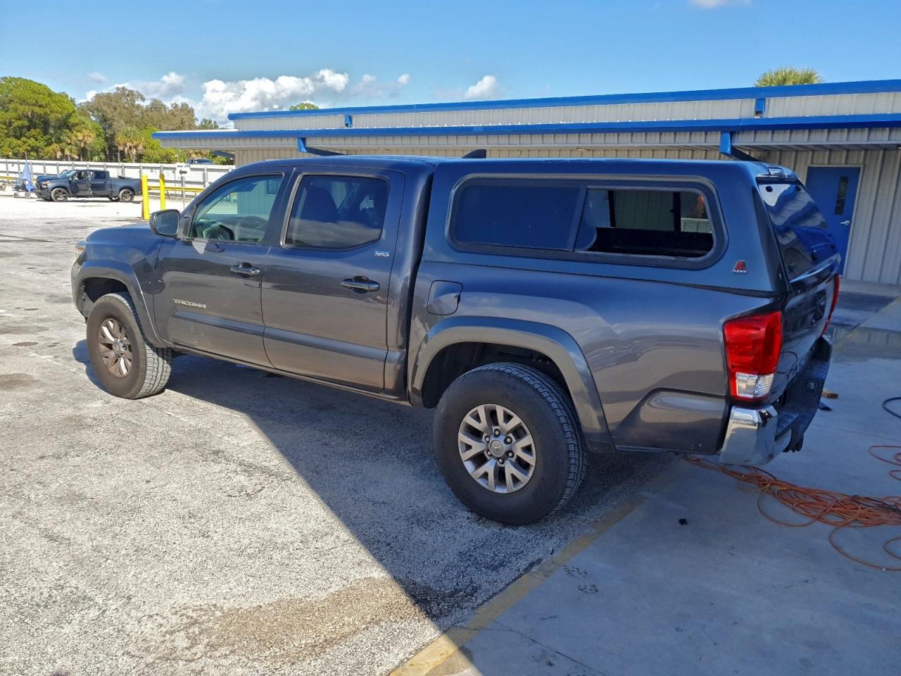 2017 TOYOTA TACOMA DOUBLE CAB photo 2