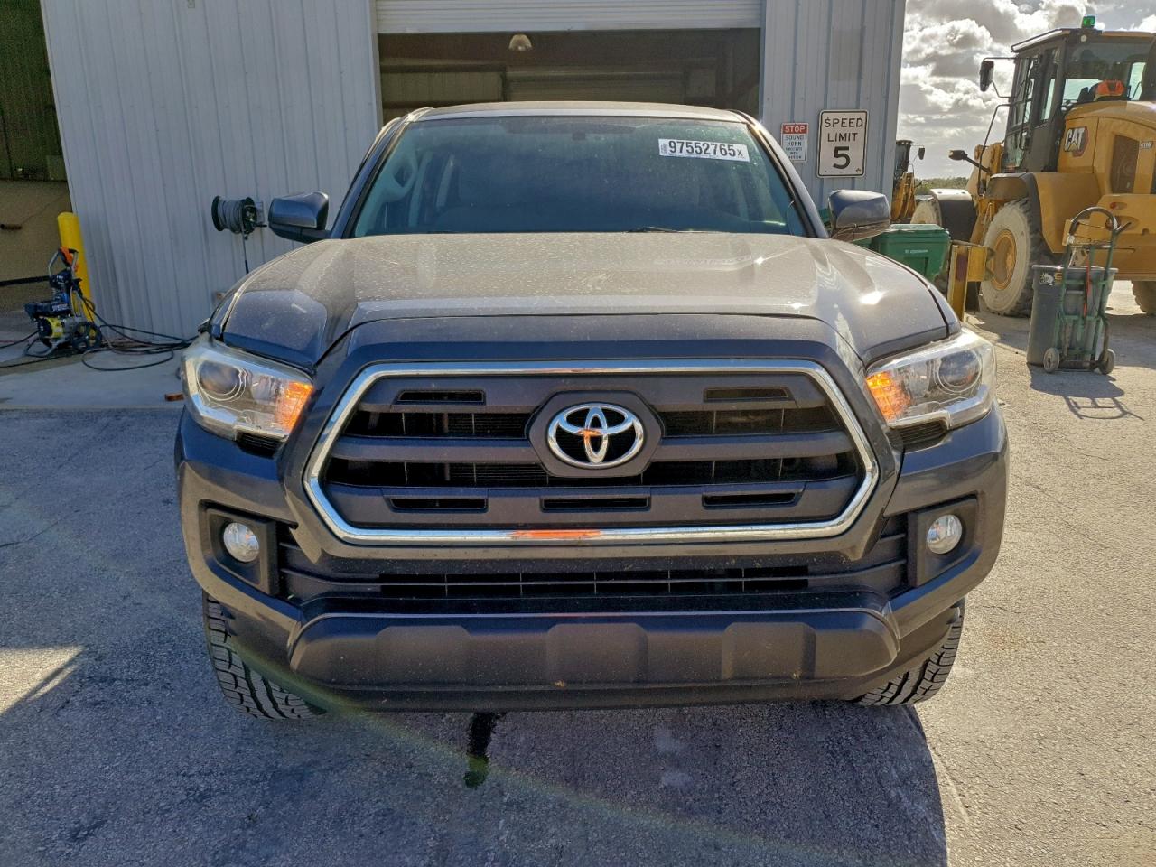 2017 TOYOTA TACOMA DOUBLE CAB photo 5