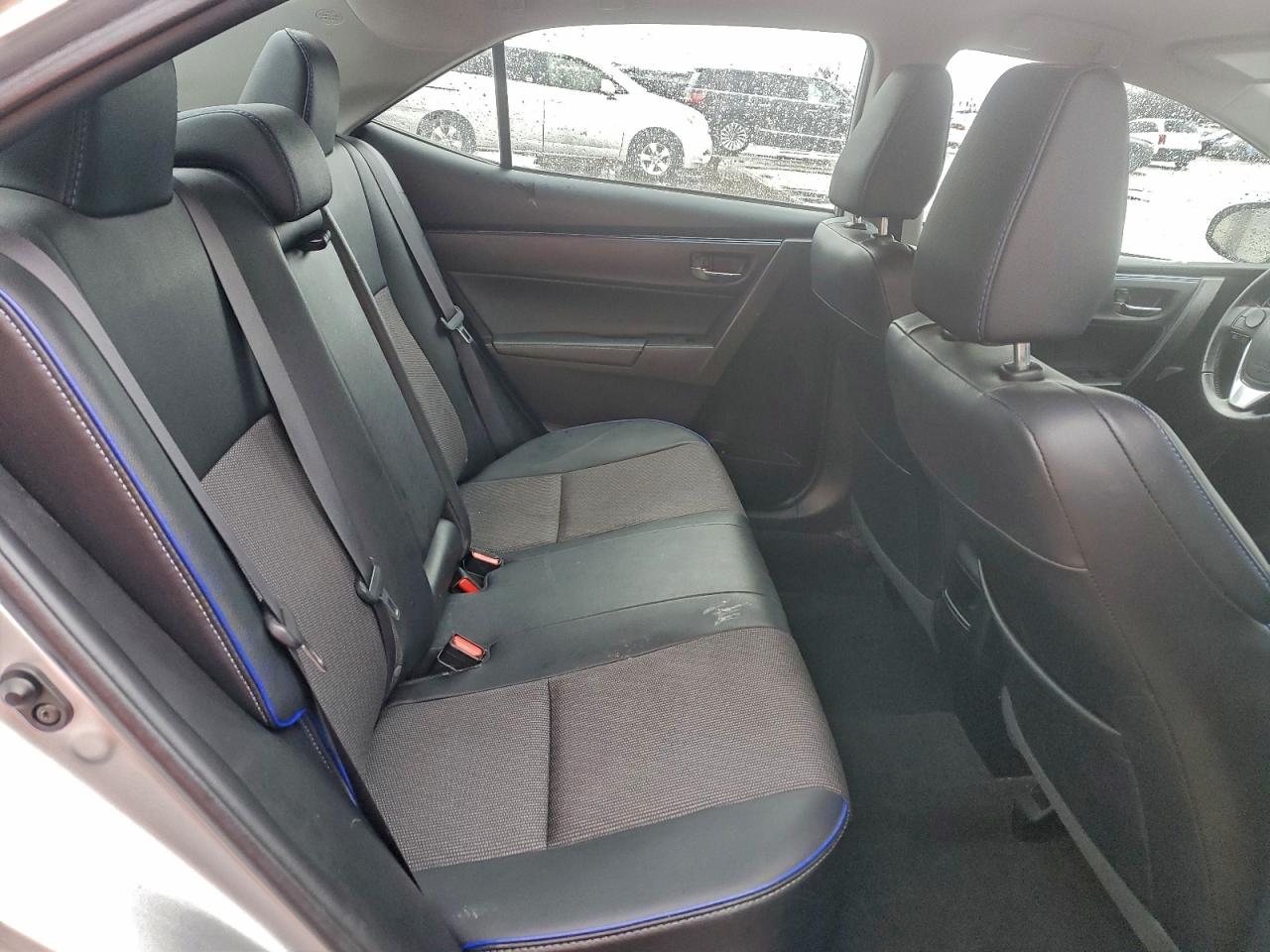 2018 TOYOTA COROLLA L photo 10