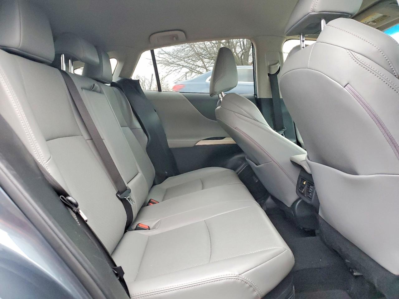 2021 TOYOTA VENZA LE photo 10