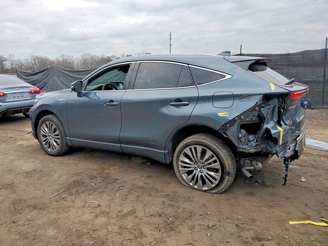 2021 TOYOTA VENZA LE photo 2