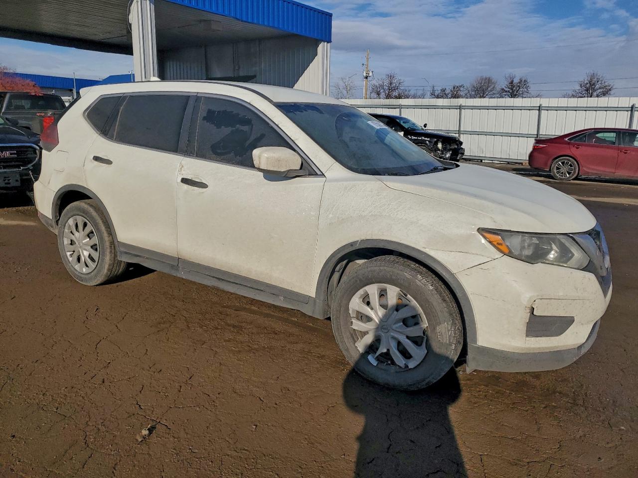 2019 NISSAN ROGUE S photo 4