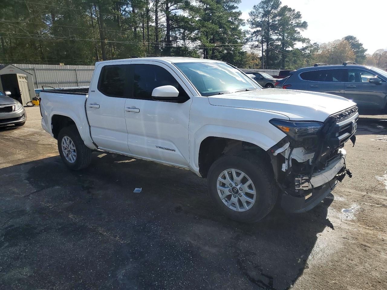 2024 TOYOTA TACOMA DOUBLE CAB photo 4