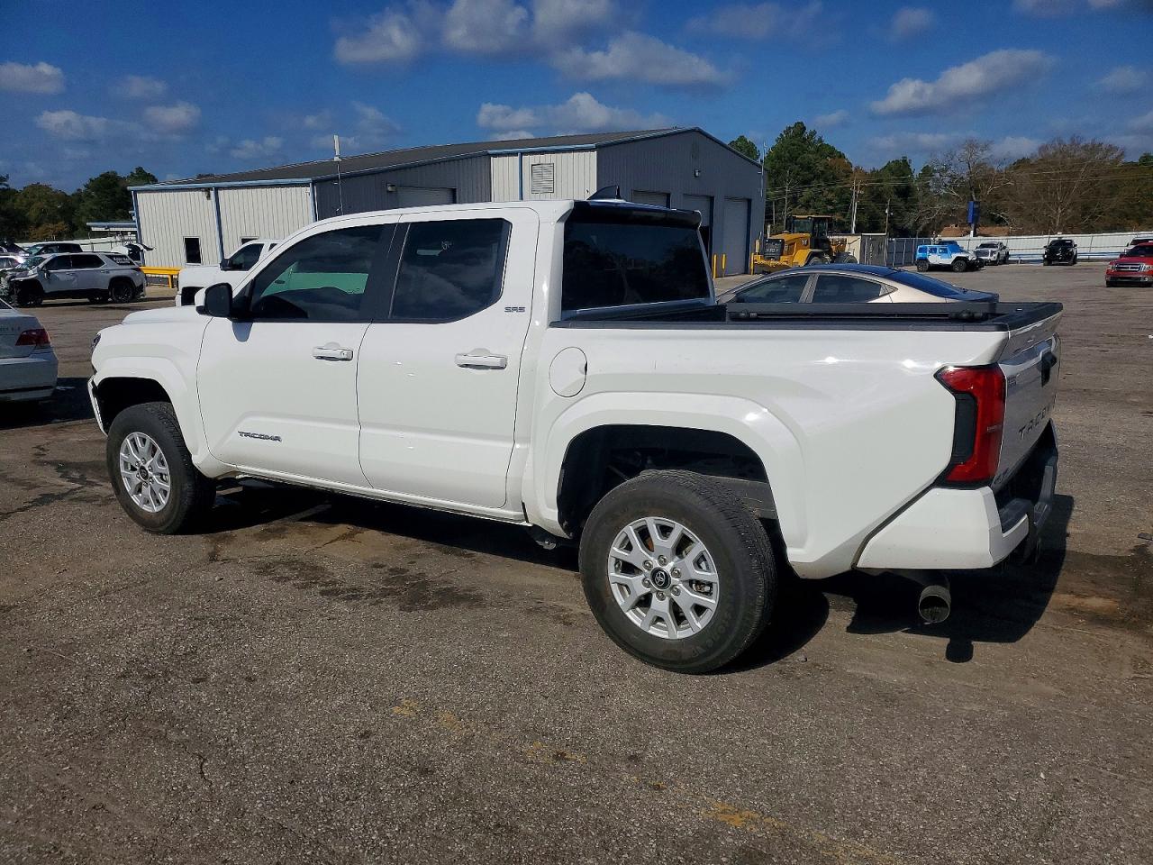 2024 TOYOTA TACOMA DOUBLE CAB photo 2