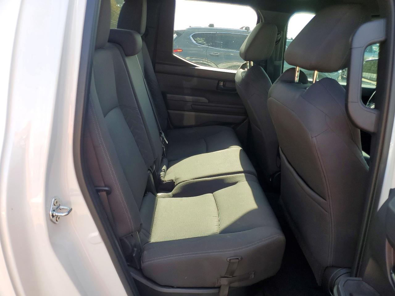 2024 TOYOTA TACOMA DOUBLE CAB photo 10