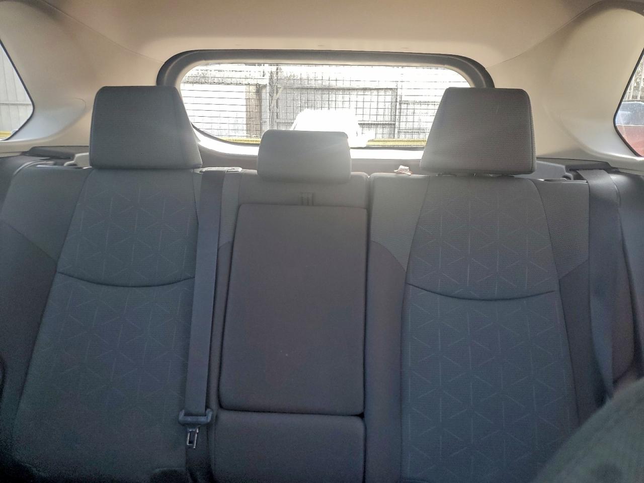 2025 TOYOTA RAV4 XLE photo 10