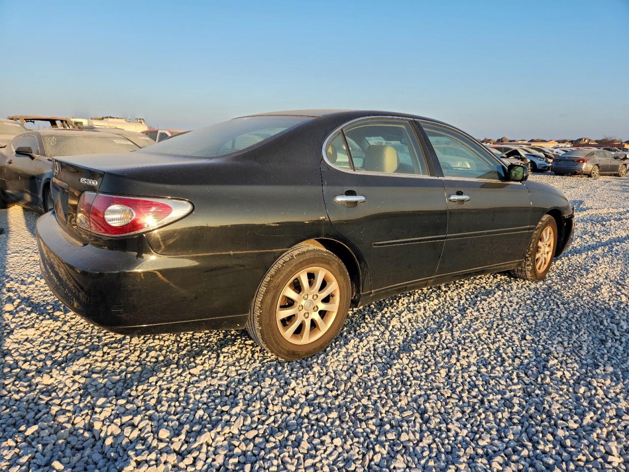 2002 LEXUS ES 300 photo 3