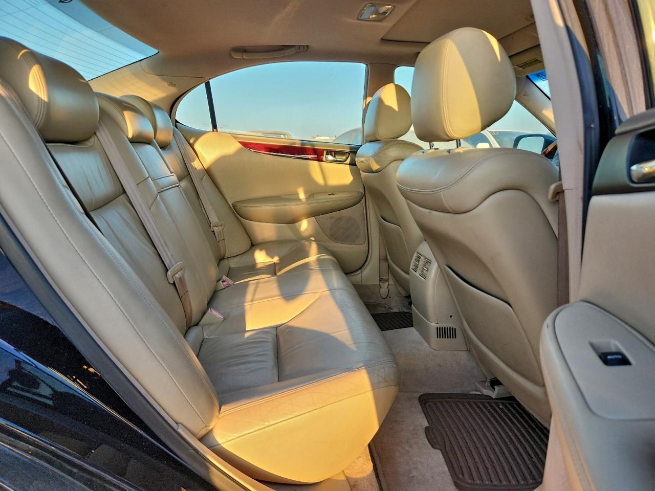 2002 LEXUS ES 300 photo 10