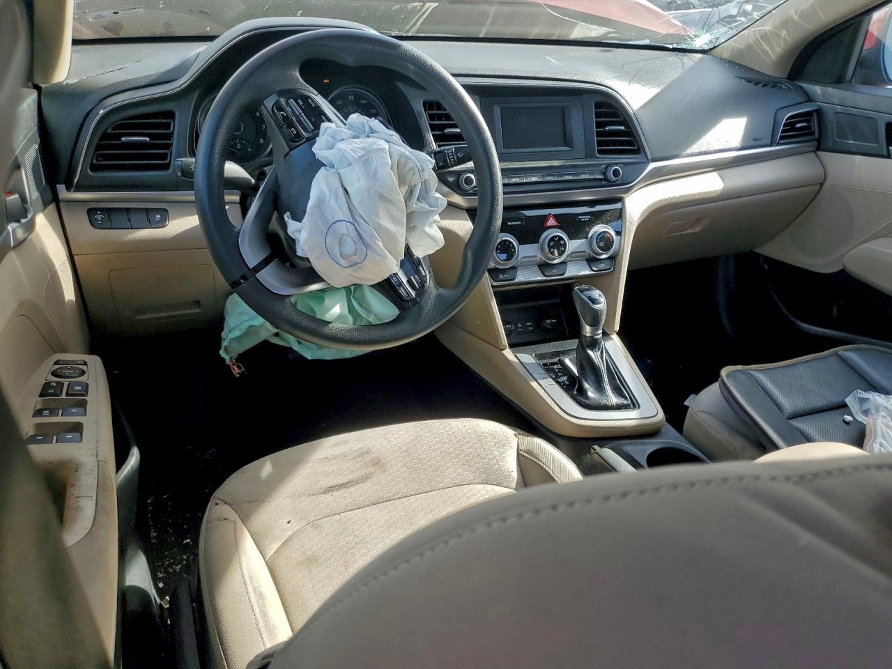 2019 HYUNDAI ELANTRA SE photo 8