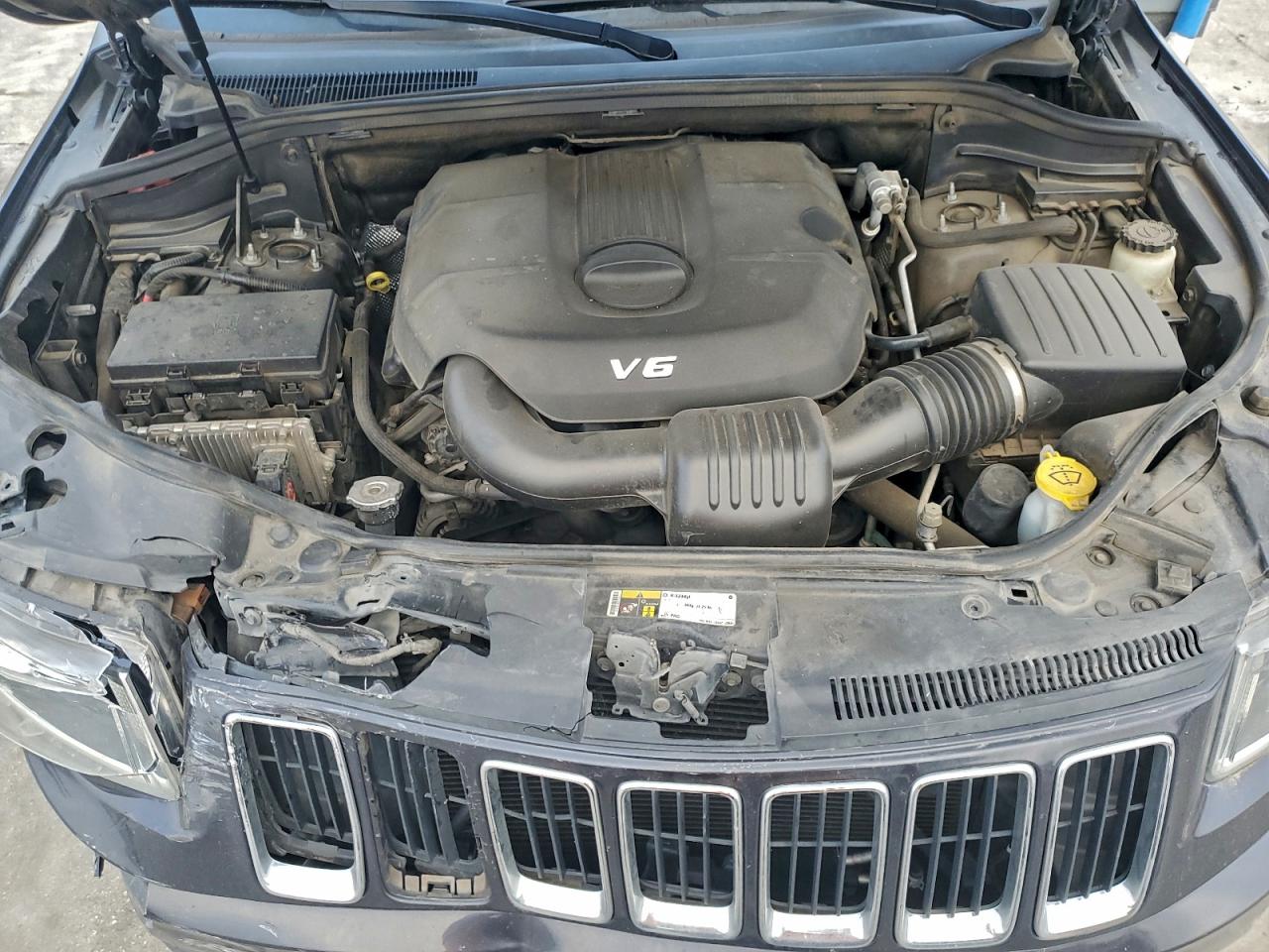 2015 JEEP GRAND CHEROKEE LAREDO photo 12
