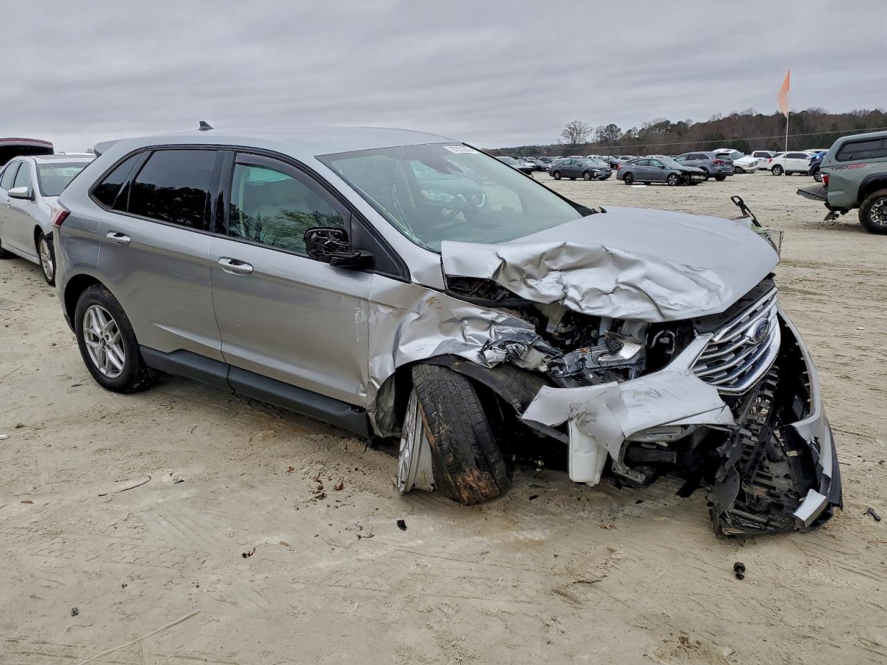 2021 FORD EDGE SE photo 4