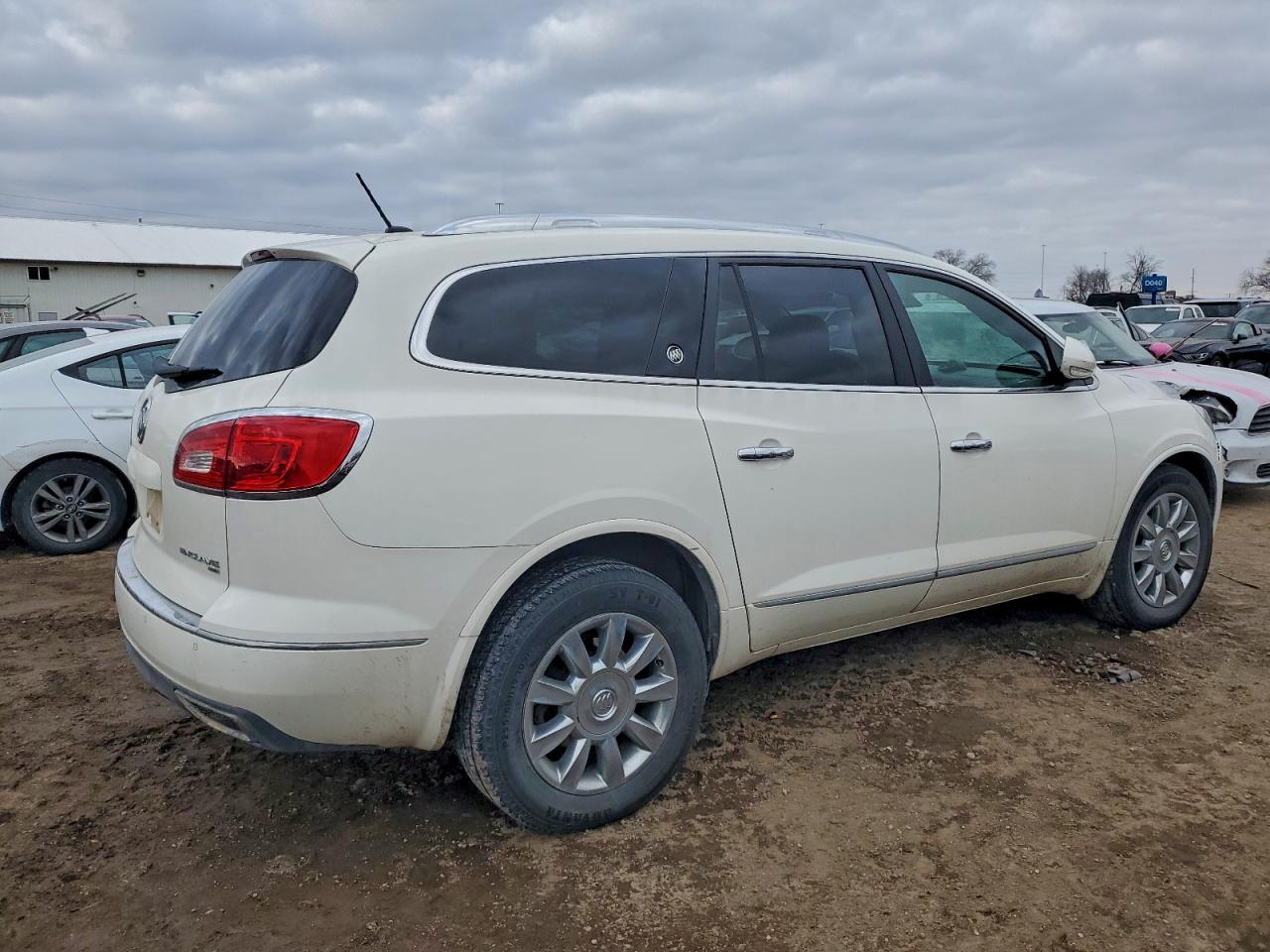 2015 BUICK ENCLAVE photo 3